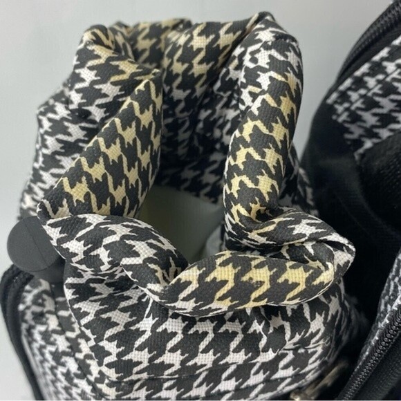 Picnic at Ascot Picnic Backpack with removable blanket for four - Picture 8 of 10